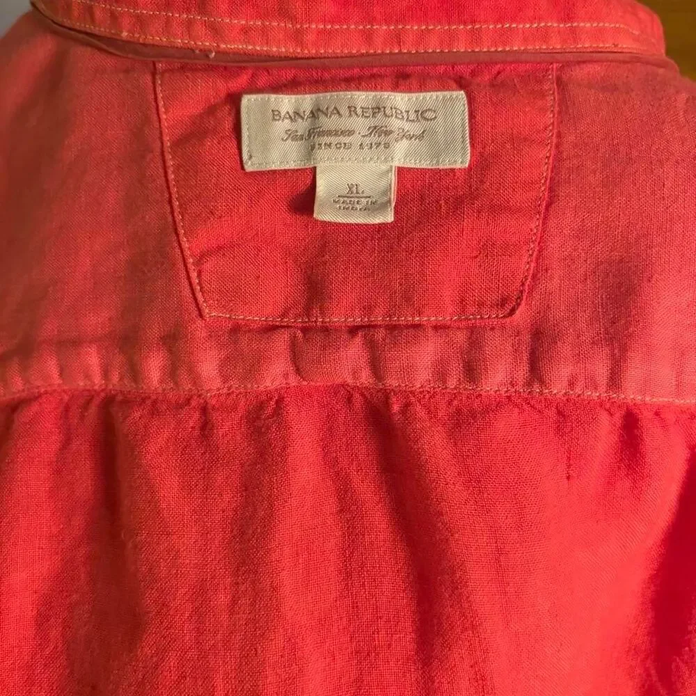 Banana Republic bright and bold coral red 100% linen shirt Size XL